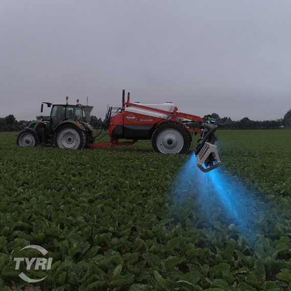 TYRI 1010 RedBeam CLD-611 czerwona lampa robocza LED do opryskiwaczy.